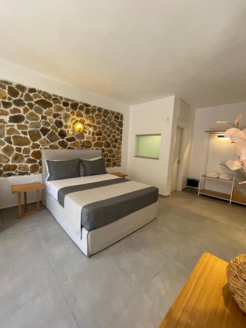 Trocadero Luxury Suites Ermióni Eksteriør bilde